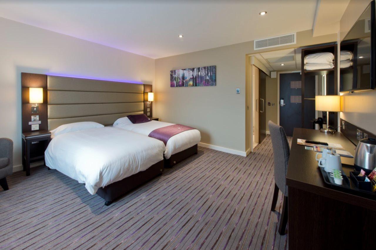 Premier Inn Leeds Headingley Extérieur photo
