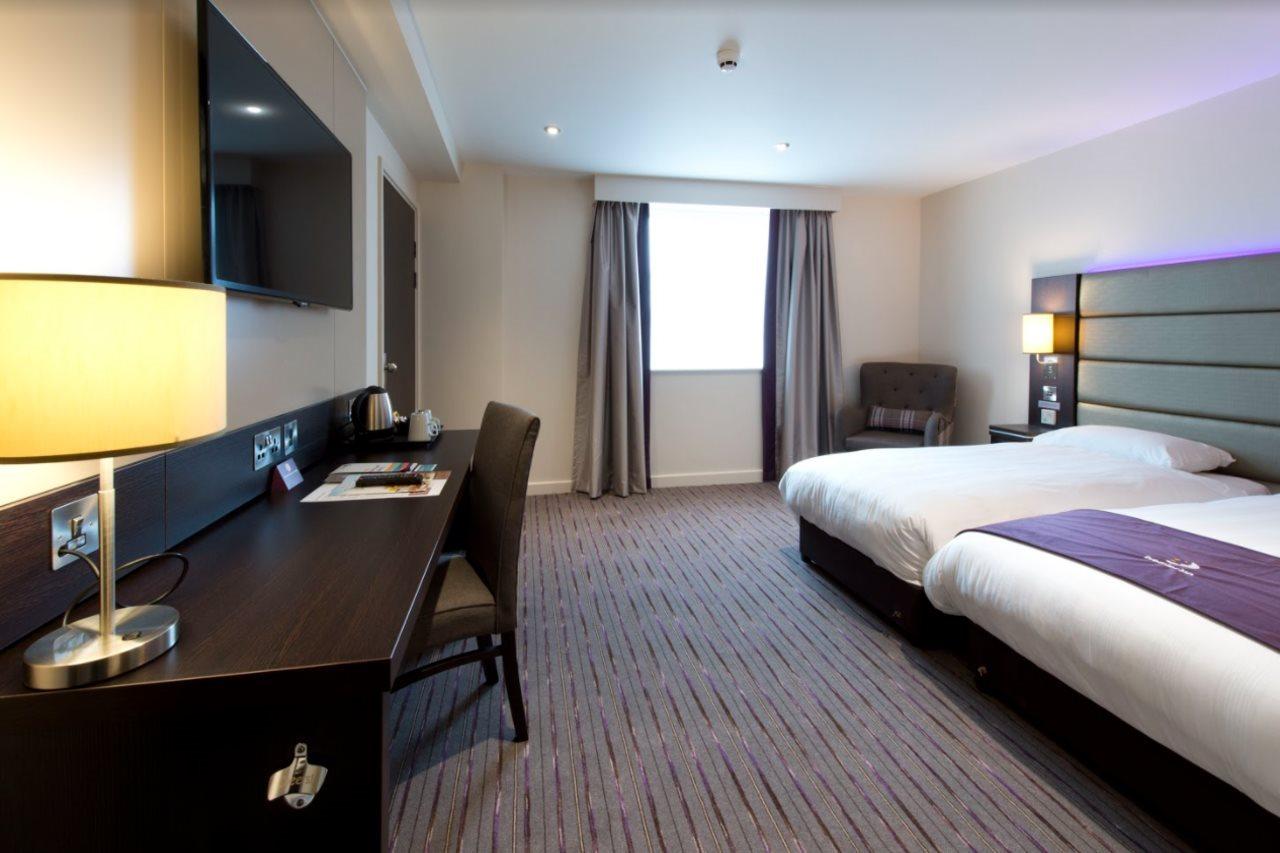 Premier Inn Leeds Headingley Extérieur photo
