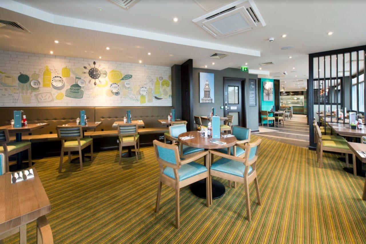 Premier Inn Leeds Headingley Extérieur photo